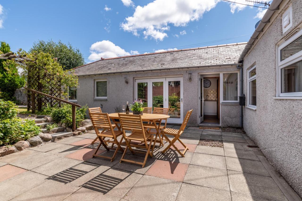 Dormie Cottage, Lovely Bright And Spacious Bungalow With Wood Fire Ballater Exterior photo