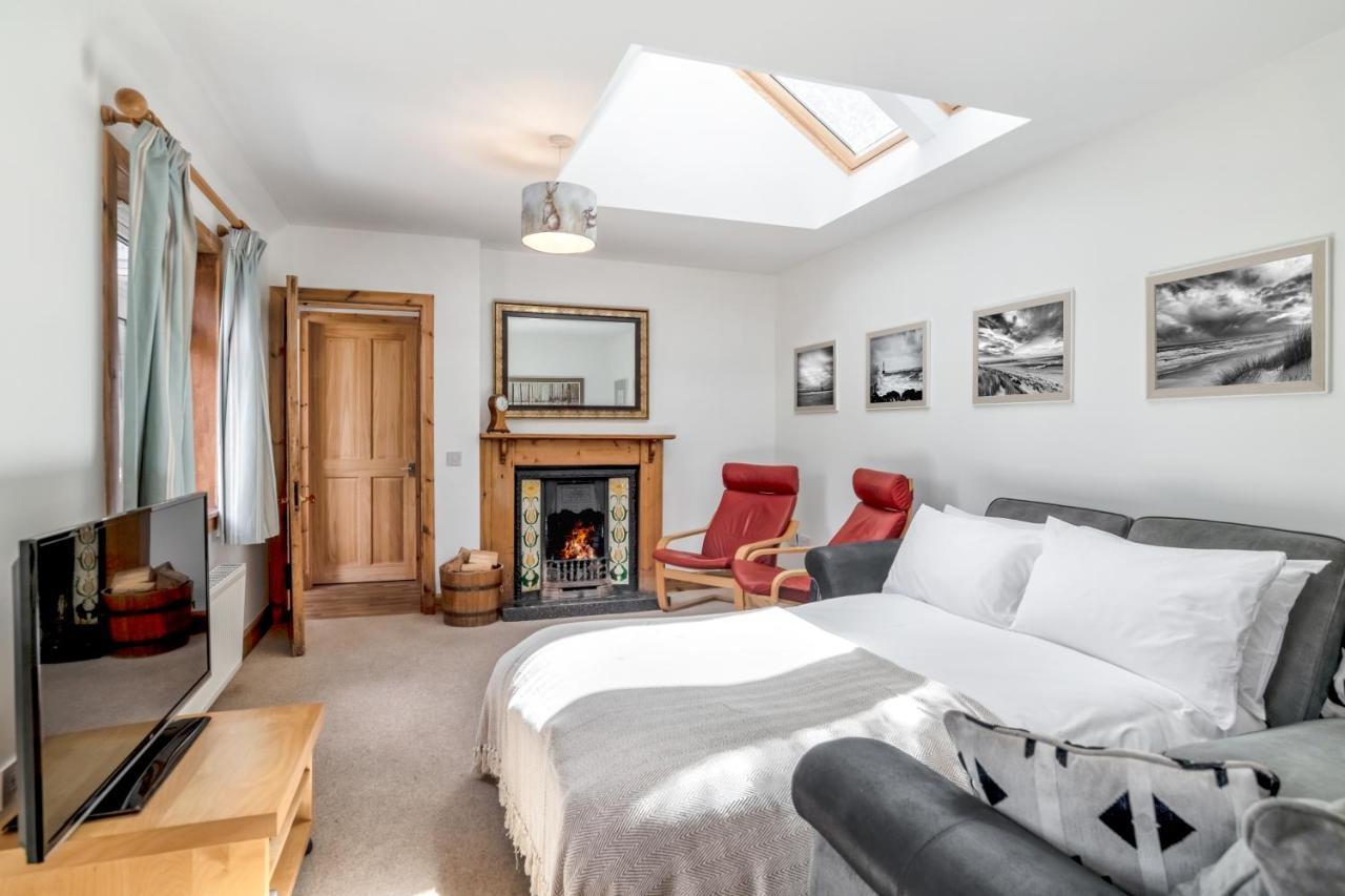 Dormie Cottage, Lovely Bright And Spacious Bungalow With Wood Fire Ballater Exterior photo