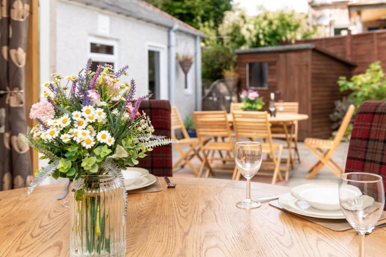 Dormie Cottage, Lovely Bright And Spacious Bungalow With Wood Fire Ballater Exterior photo
